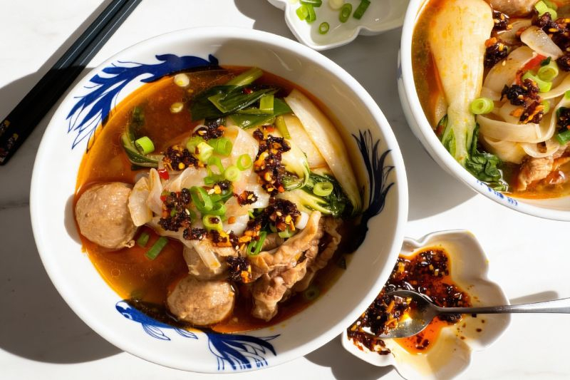 Chilli Konjac Noodle Soup with Beef by Eva Pau